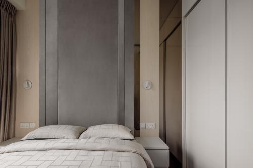 Modern Bedroom at Amber Park