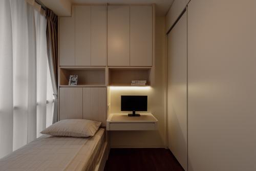 Modern Bedroom at Amber Park