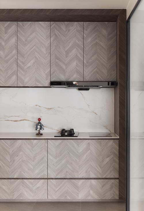 Minimalist Kitchen at Plantation Grove
