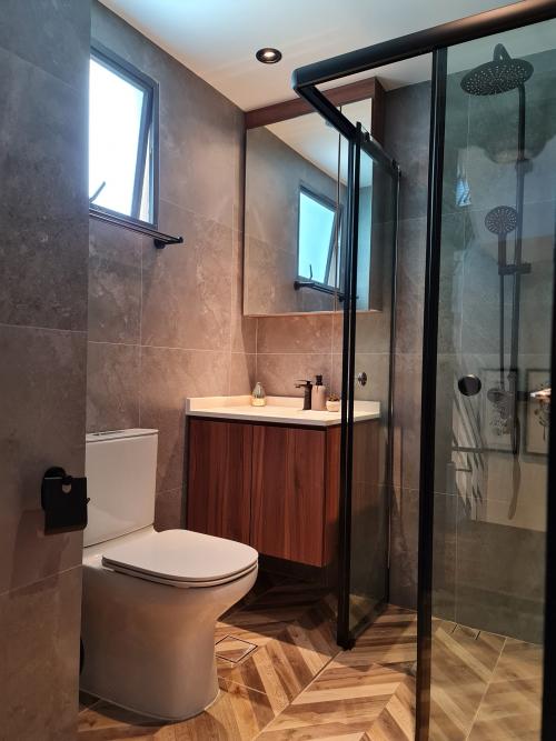 Vintage Bathroom at Kew Gate
