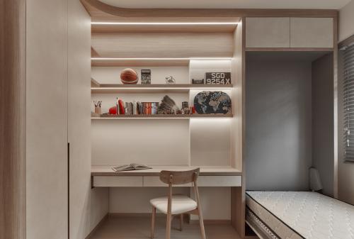 Modern Bedroom at Sun Breeze