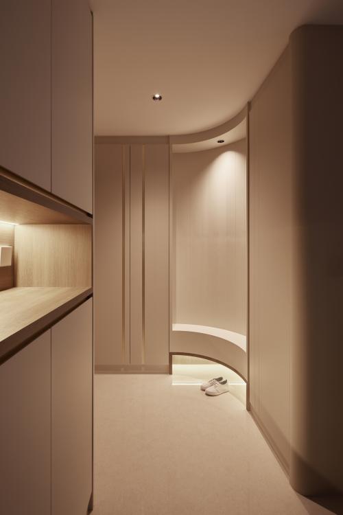 Modern Entryway at Garden Court @ Tengah