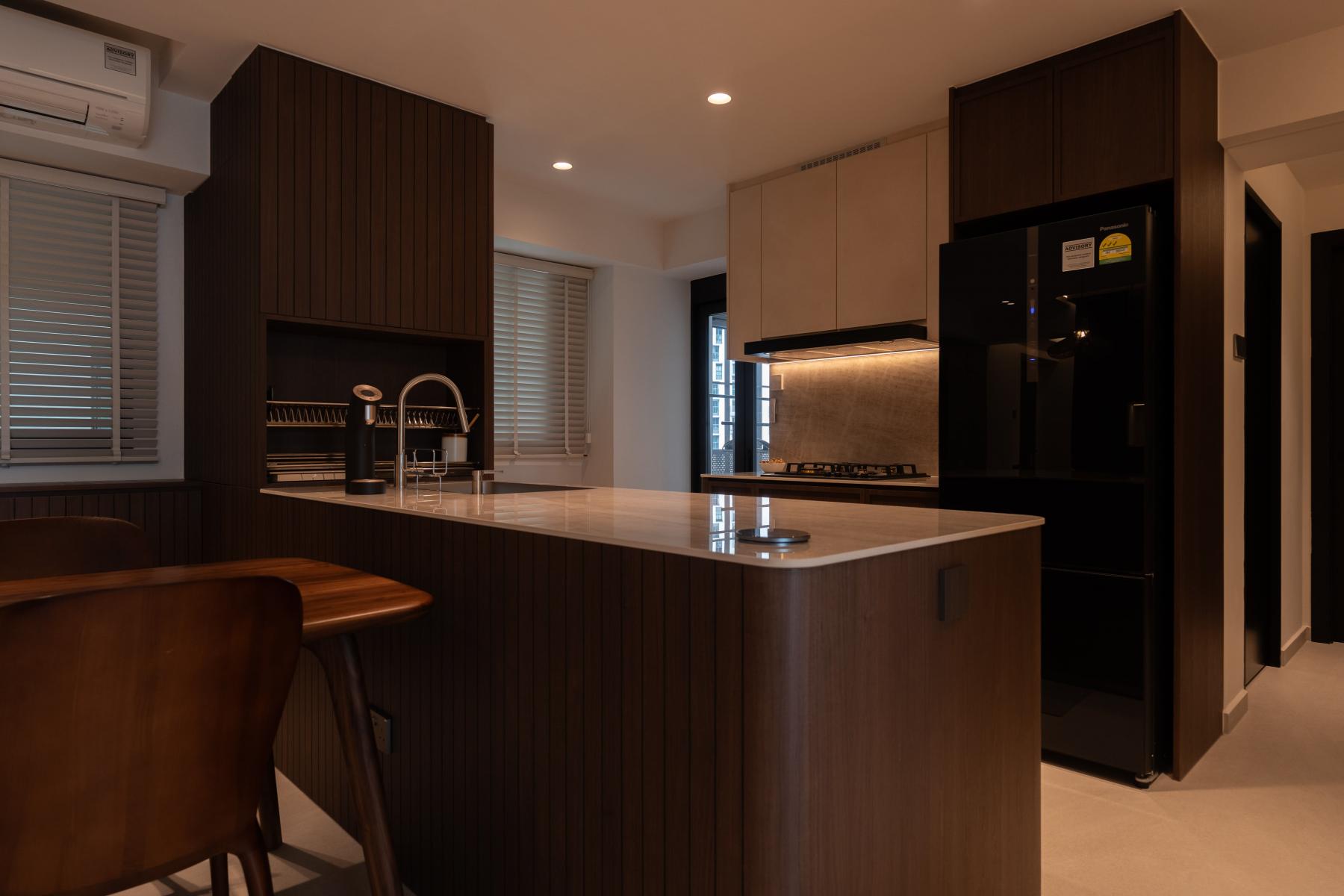 Modern Kitchen with Countertop and Homogeneous Tiles