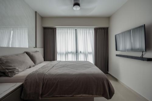 Modern Bedroom at Pinnacle@Duxton
