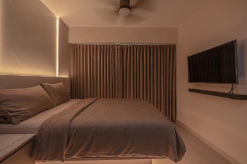 Modern Bedroom at Pinnacle@Duxton