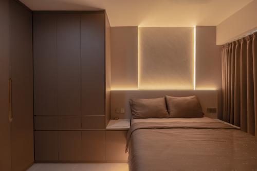 Modern Bedroom at Pinnacle@Duxton