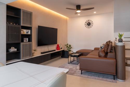 Modern Living Room at Eugenia Court