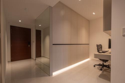 Modern Home Office at The Sail