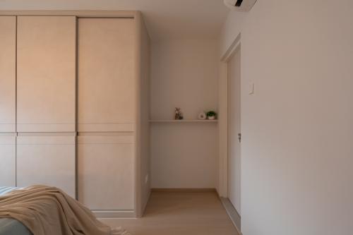 Modern Living Room at Sembawang Close