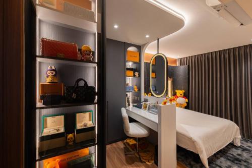 Modern Bedroom at 663C Tampines St 64