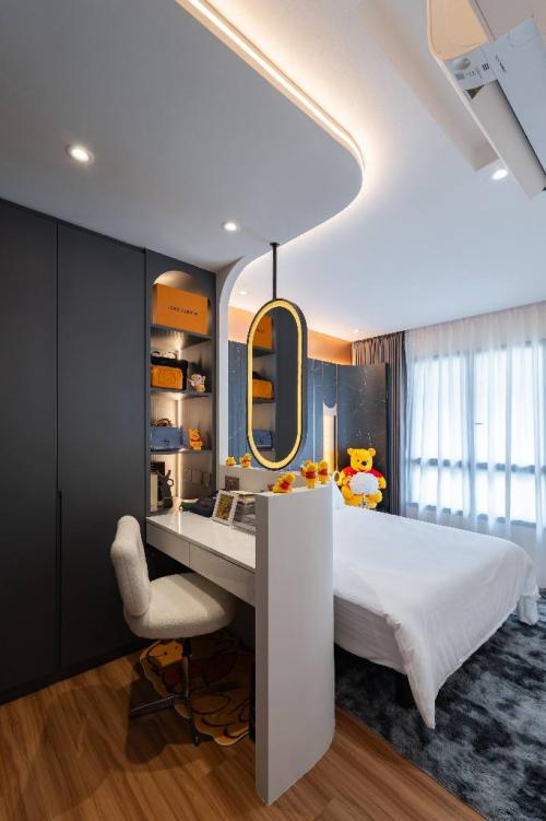 Modern Bedroom at 663C Tampines St 64