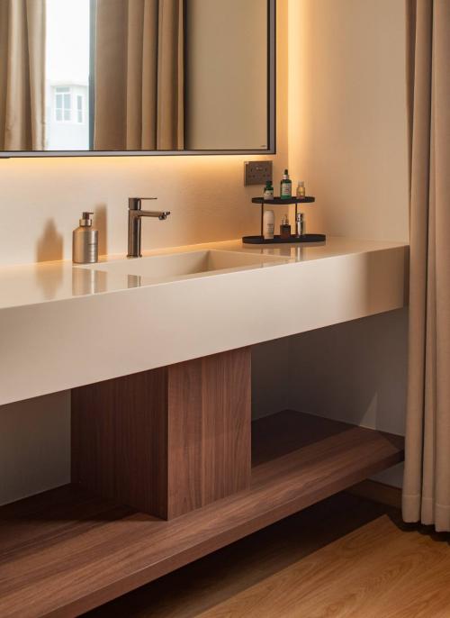 Modern Bathroom at 7H Jalan Kechubong