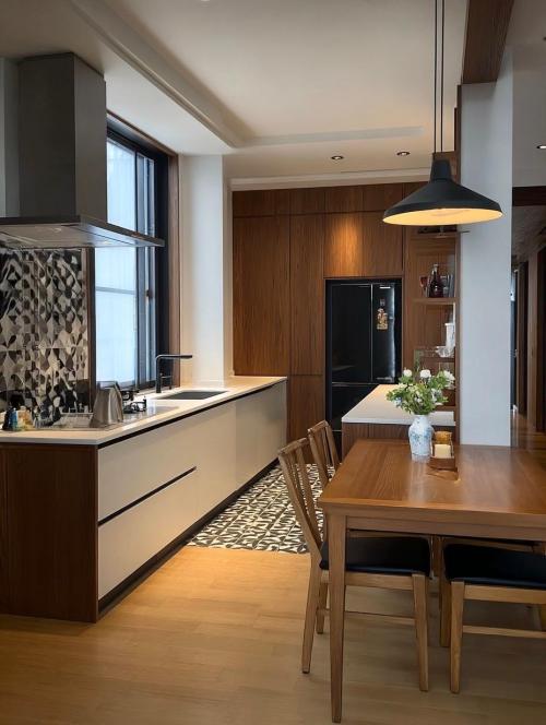 Contemporary Kitchen at Bukit Timah