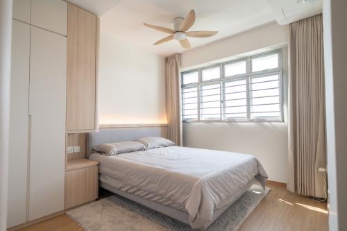 Minimalist Bedroom at Senja Parc View