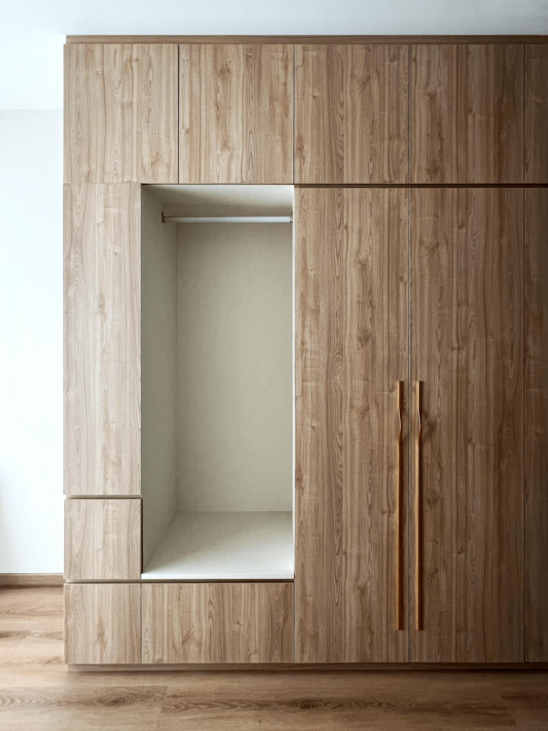 Minimalist Bedroom with Vinyl Flooring and Wardrobe