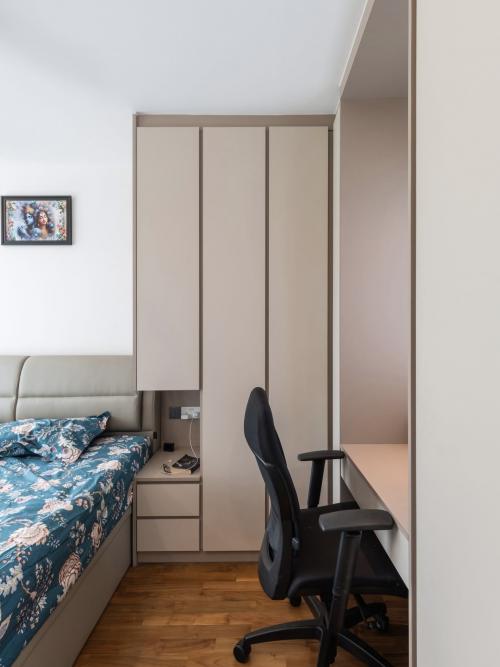 Modern Bedroom at 661B EDGEFIELD PLAINS