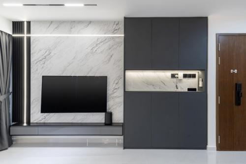 Modern Entryway at 188 CANBERRA DRIVE