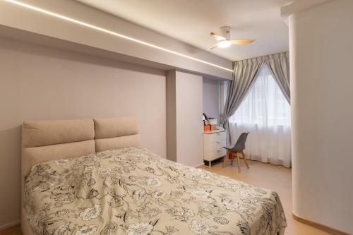Minimalist Bedroom at 270 BISHAN ST 24