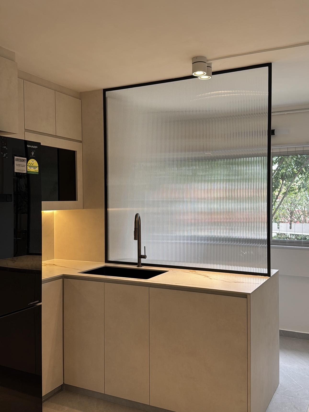 Minimalist Kitchen with Countertop and Homogeneous Tiles