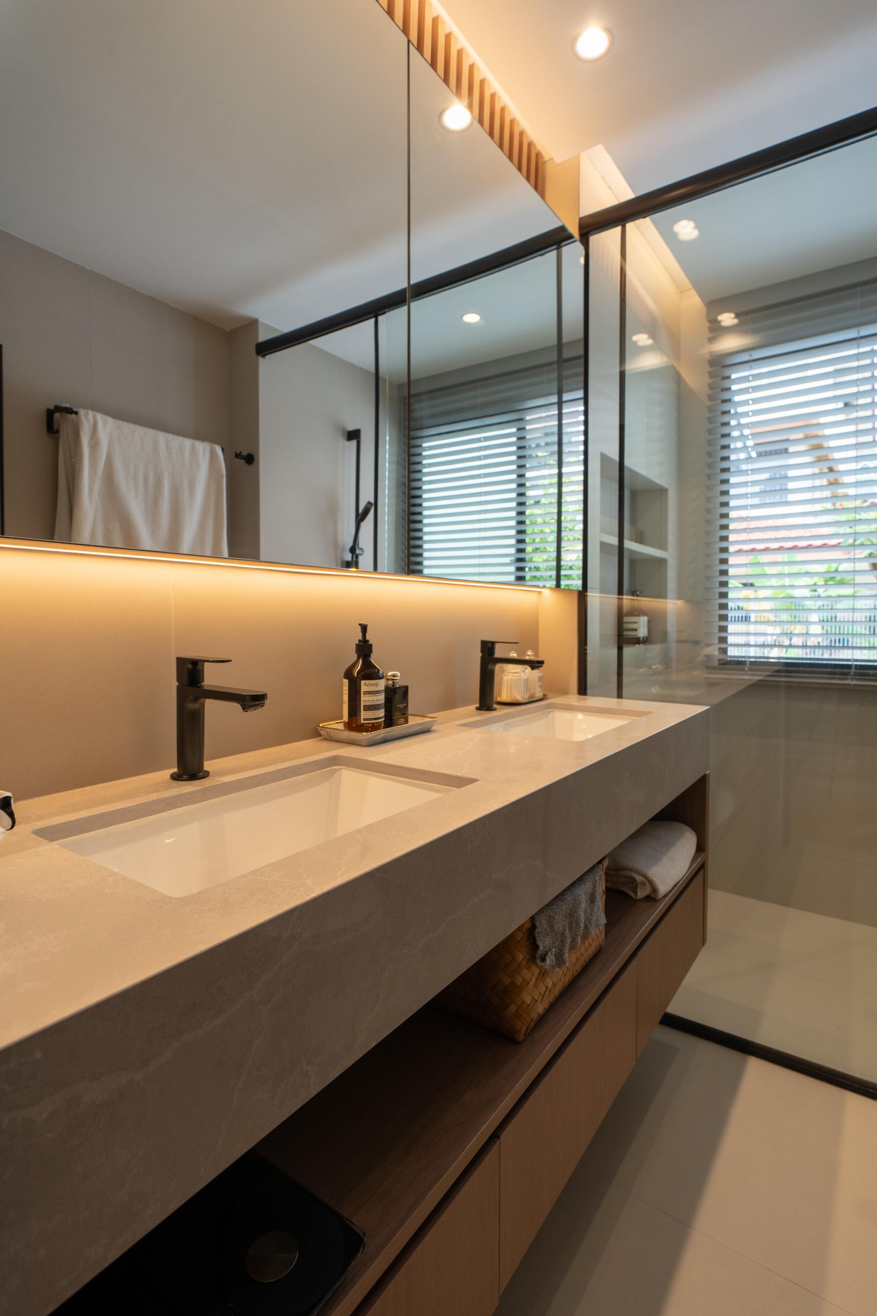 Scandinavian Bathroom with Mirror and Laundry Baskets