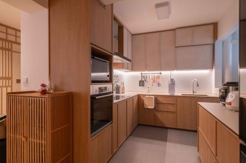 Minimalist Kitchen at Punggol Point Cove