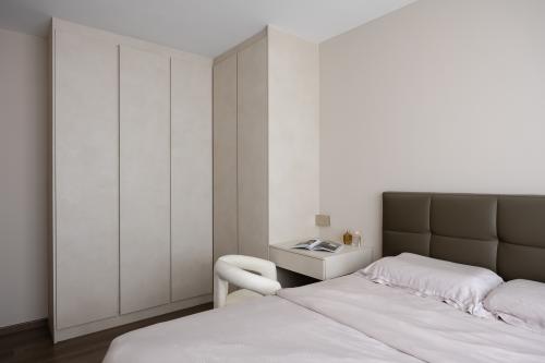 Minimalist Bedroom at 550A Segar Road
