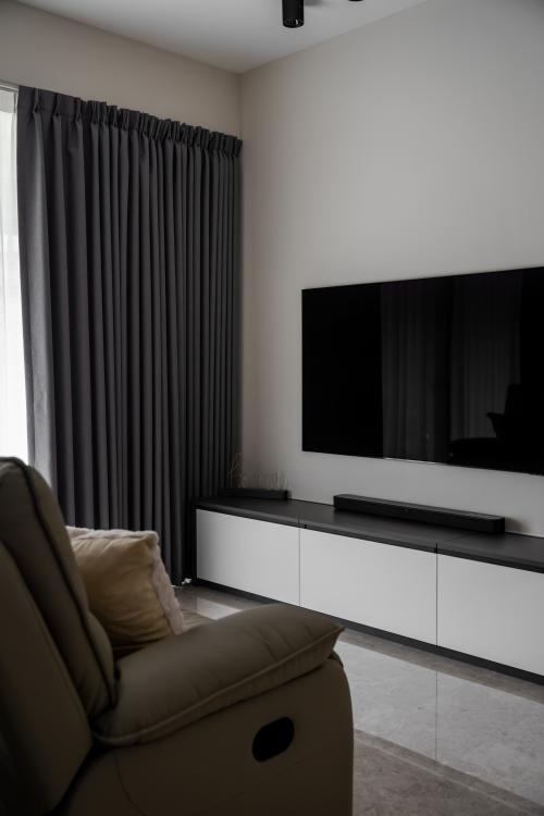 Modern Dining Room at Riversails
