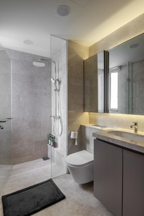 Modern Bathroom at Riversails