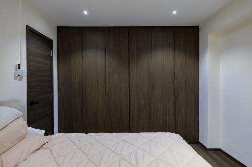 Modern Bedroom at 864 Jurong West