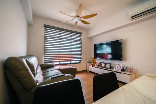 Modern Living Room at 483B Yishun
