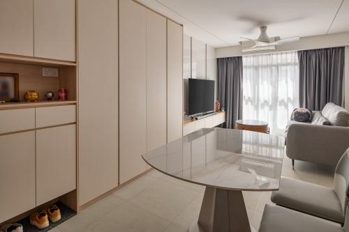 Modern Living Room at BLK 459 Segar Road