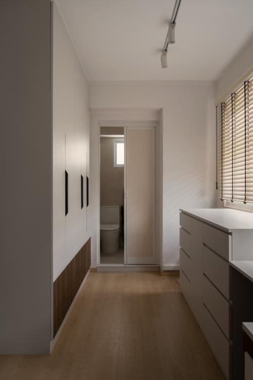 Scandinavian Walk-in Wardrobe at Blk 500 Serangoon North Ave 4