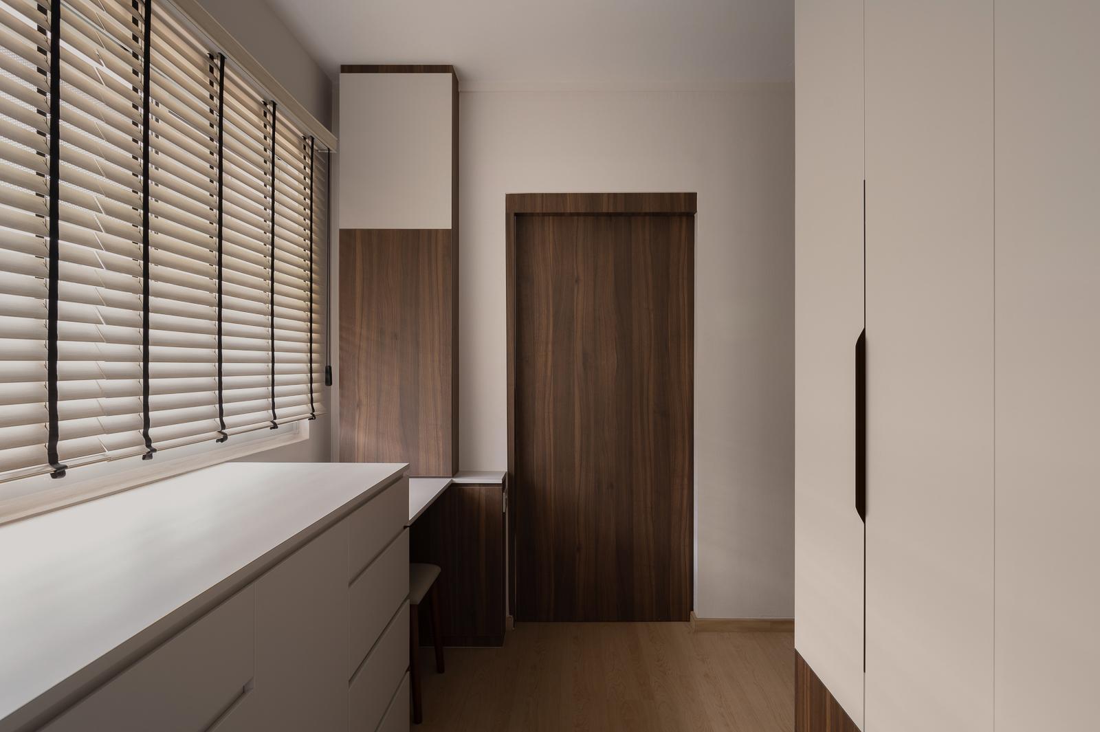 Scandinavian Walk-in Wardrobe with Vinyl Flooring and Mirror