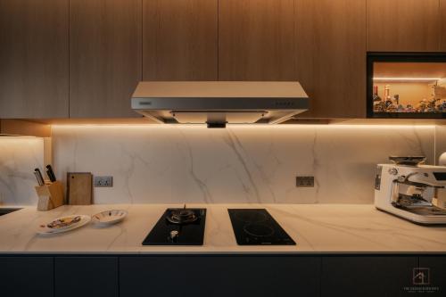 Contemporary Kitchen at 185B Rivervale Crescent (Rivervale Gateway)