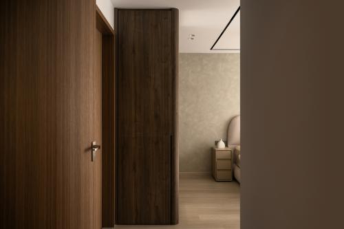 Contemporary Bedroom at St Tampines Greenvines