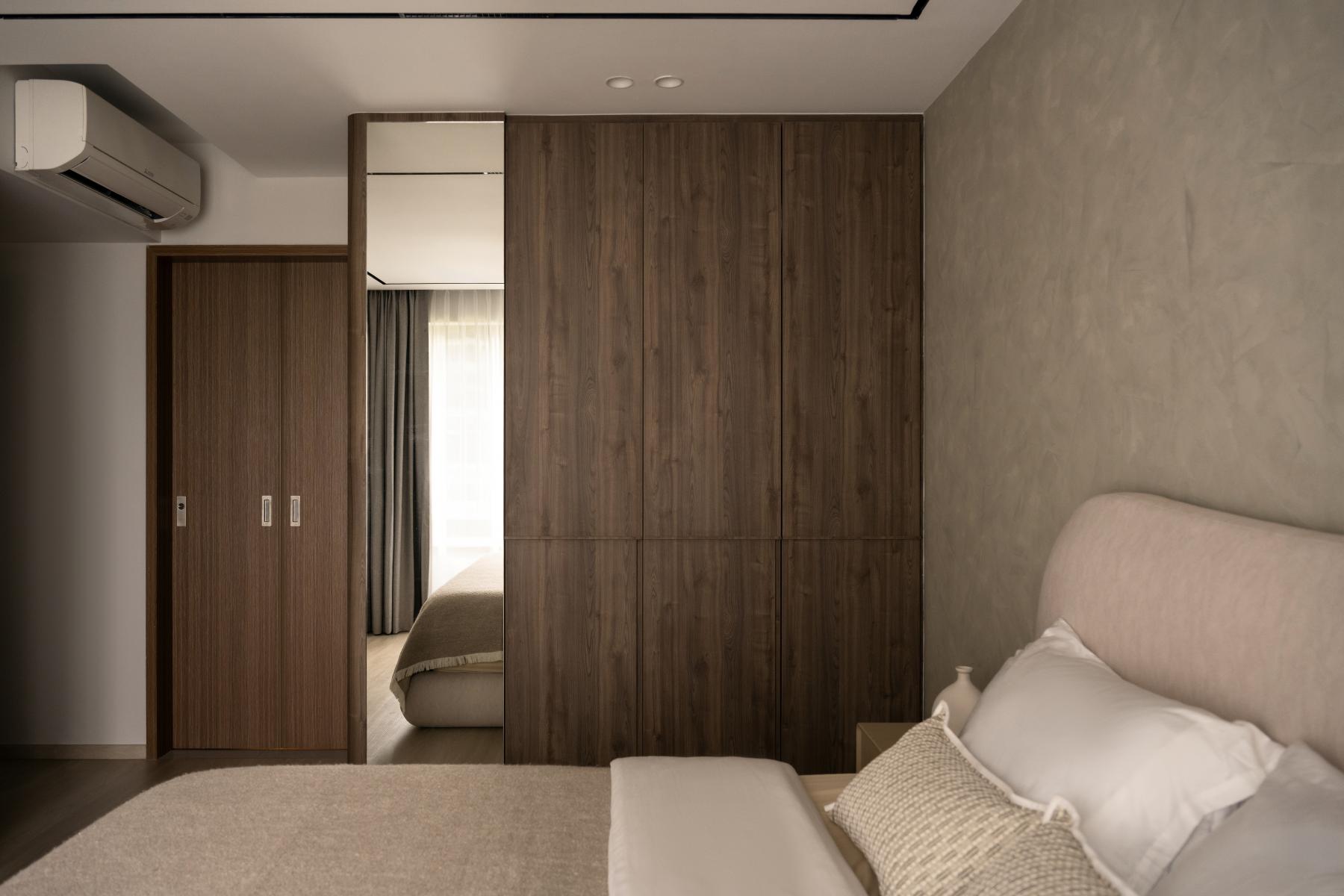 Contemporary Bedroom with Mirror and Wardrobe