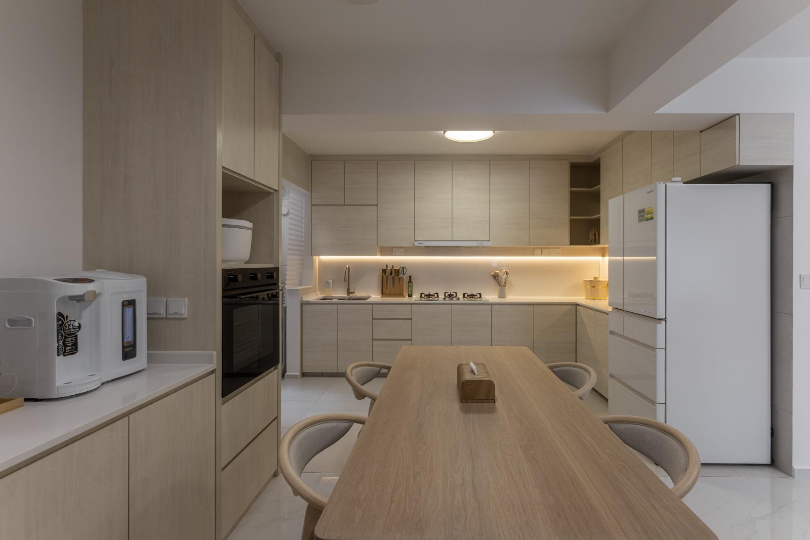 Minimalist Kitchen with Countertop and Homogeneous Tiles
