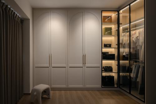 Scandinavian Walk-in Wardrobe at Bishan Park