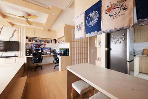 Minimalist Dining Room at Kempas Road