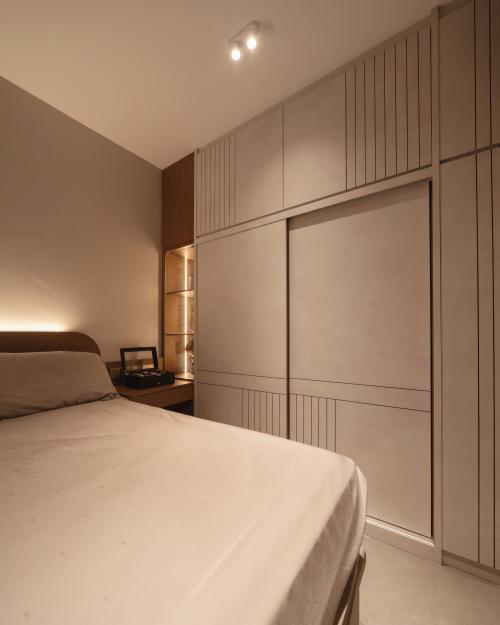 Contemporary Bedroom at Space @ Kovan