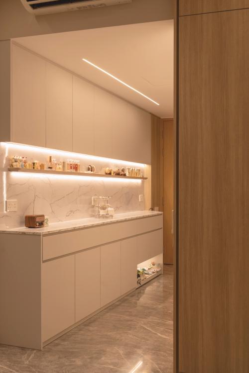 Contemporary Kitchen at Tower Sereen