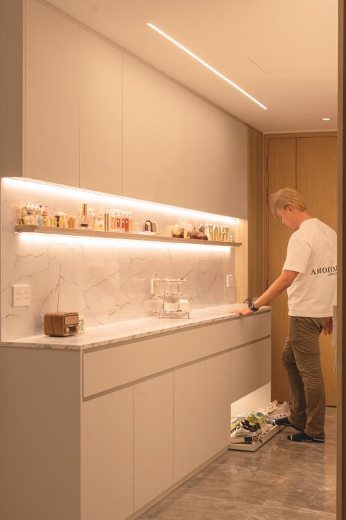 Contemporary Kitchen at Tower Sereen