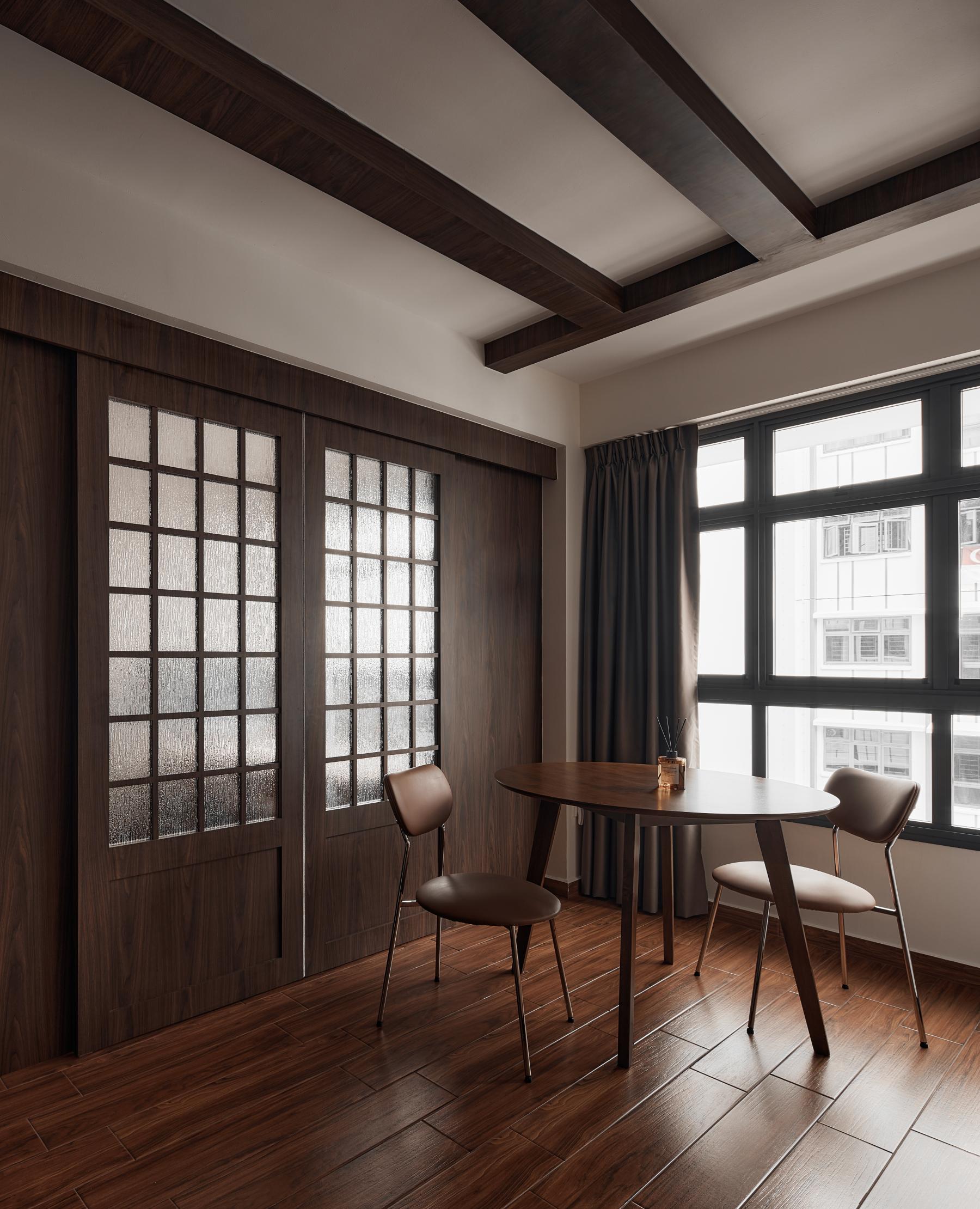 Modern Living Room with Wood Flooring and Dining Table