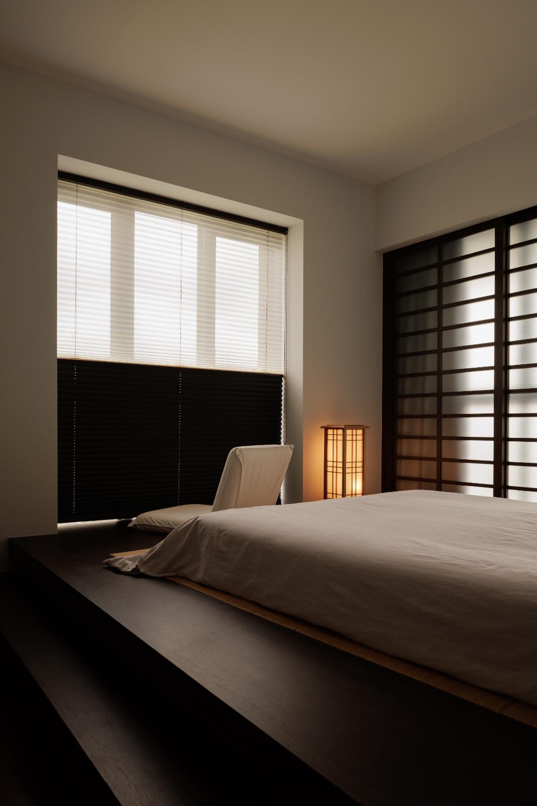 Transitional Bedroom with Platform Bed and Vinyl Flooring