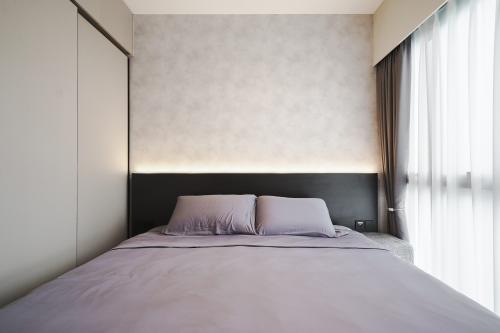 Contemporary Bedroom at 8 Hill View Rise