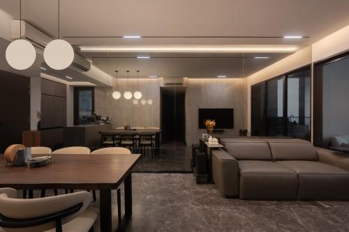 Modern Dining Room at Ave South Residences