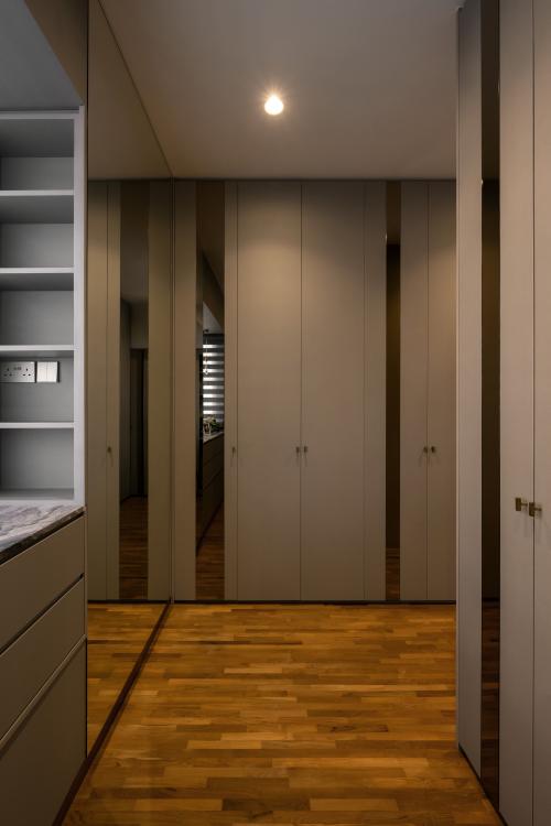 Contemporary Walk-in Wardrobe at Chartwell