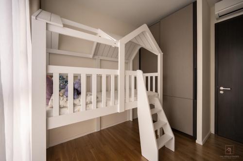 Contemporary Bedroom at 6 Clementi Avenue 1 (Clavon)