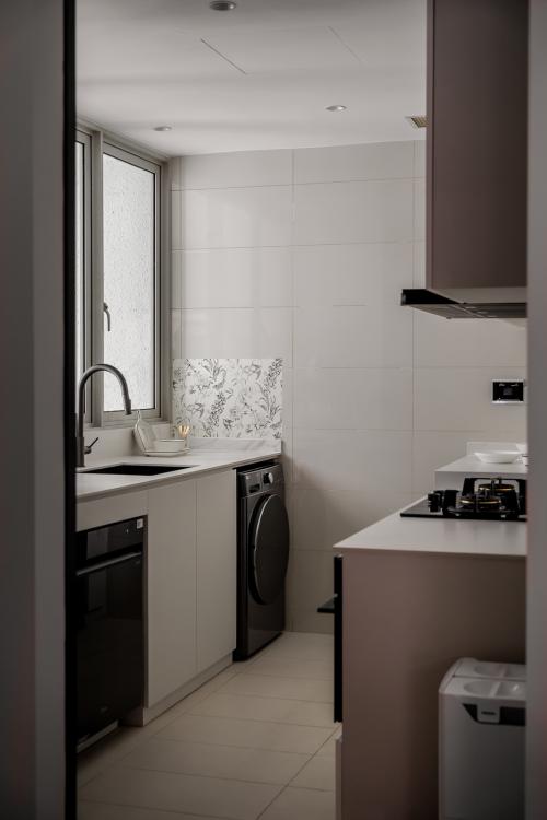 Contemporary Kitchen at Caspian