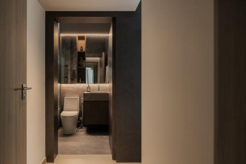 Minimalist Bathroom at Parc Glen @ Peilin